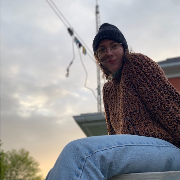 Meet your Posher, Emma. - Picture 2 of 3